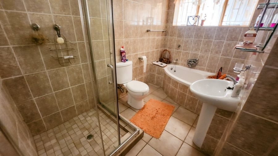 4 Bedroom Property for Sale in Stilfontein Ext 4 North West